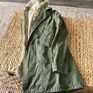 Free People Utility Style Jacket with Liner and Faux Fur Trim Green Size L